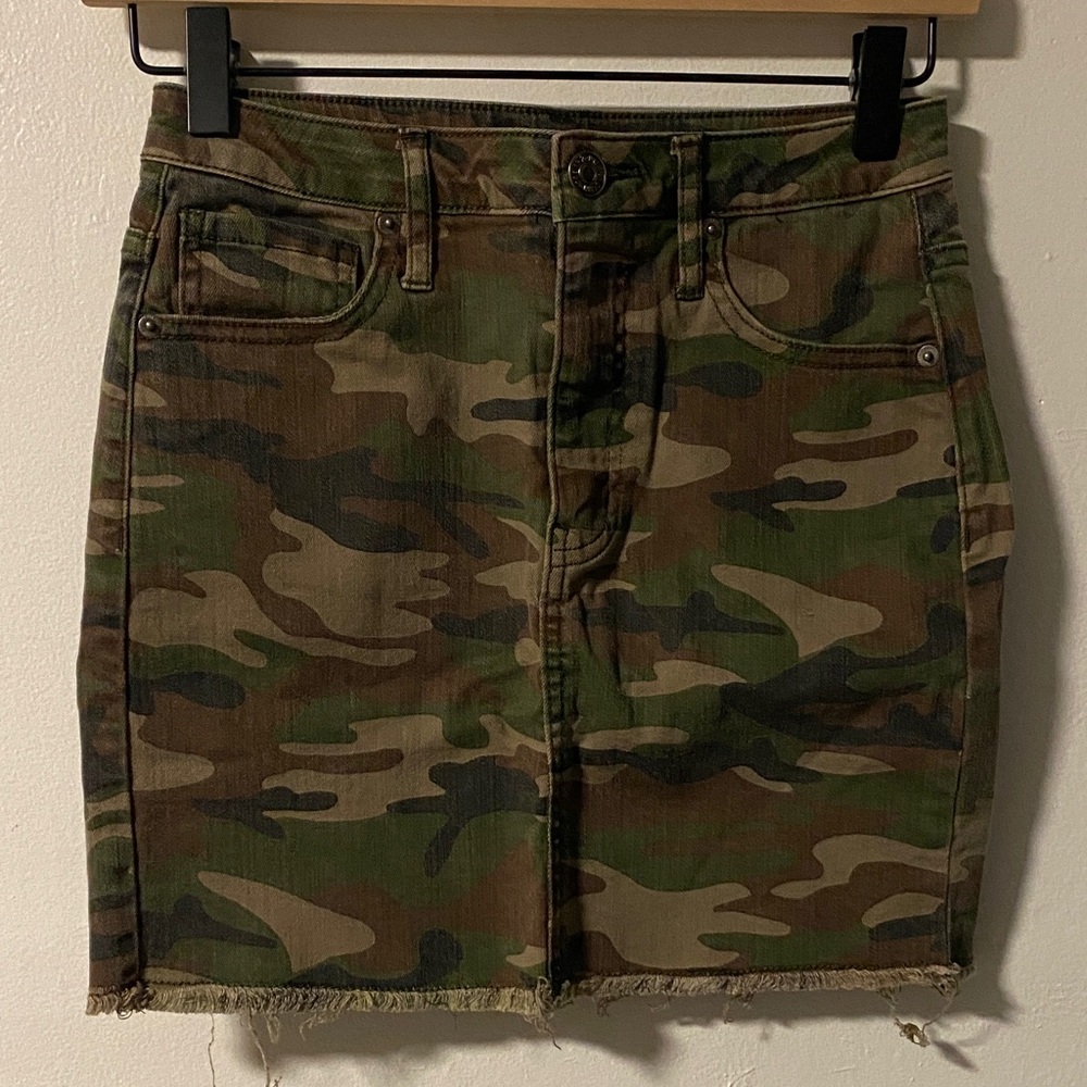 Forever 21 Camo Skirt (Small)